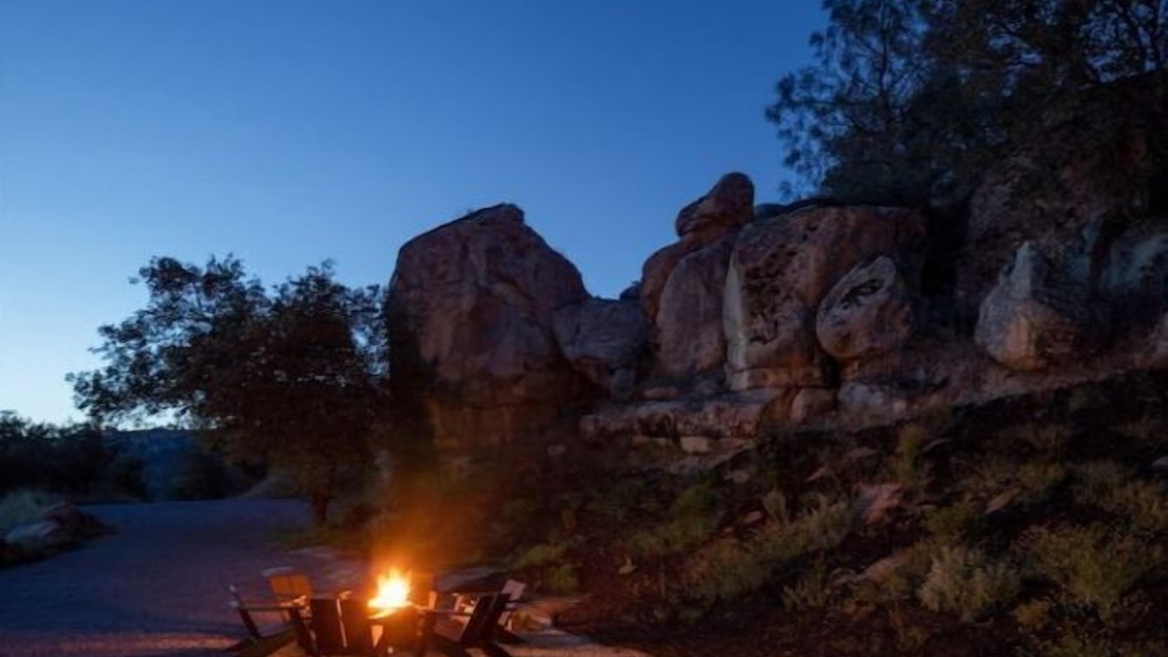 Photo of Outdoor in Yosemite Lakes
