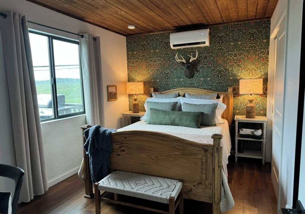 Photo of Bedroom in Highland Pines