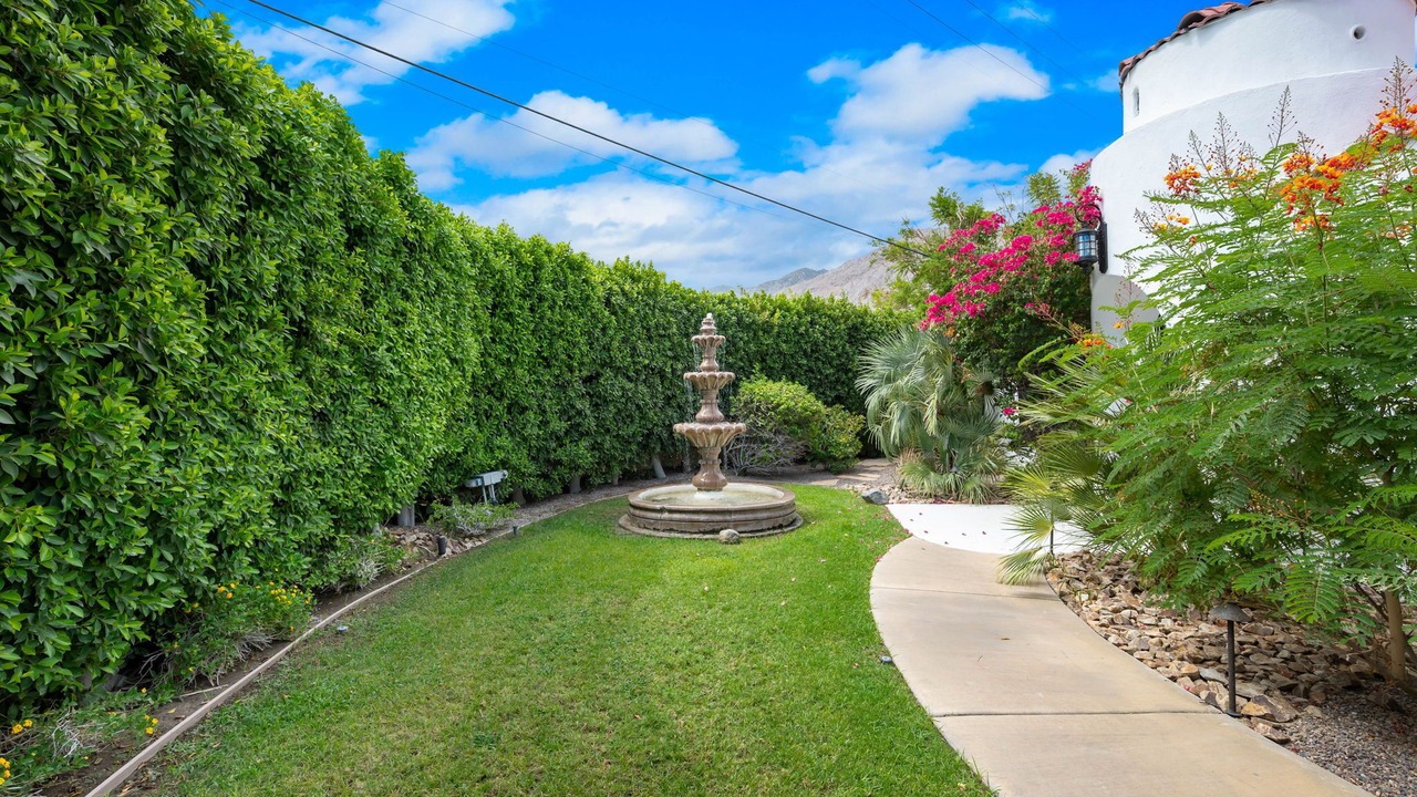 Photo of Outdoor in The Movie Colony