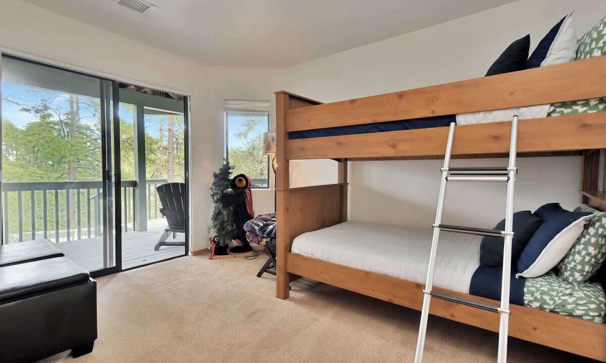 Photo of Bedroom in Highland Pines
