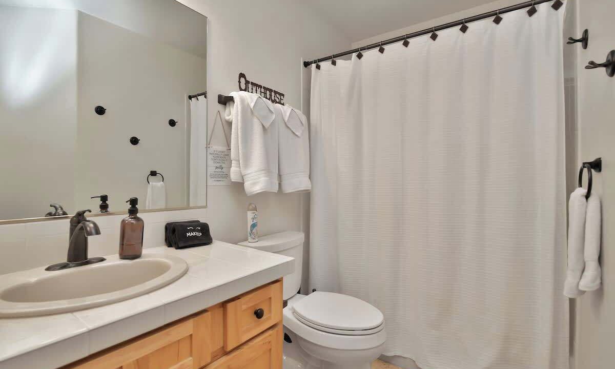 Photo of Bathroom in Highland Pines