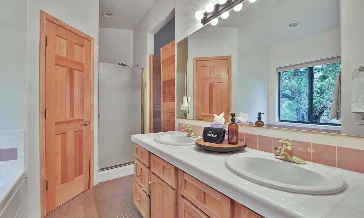Photo of Bathroom in Highland Pines