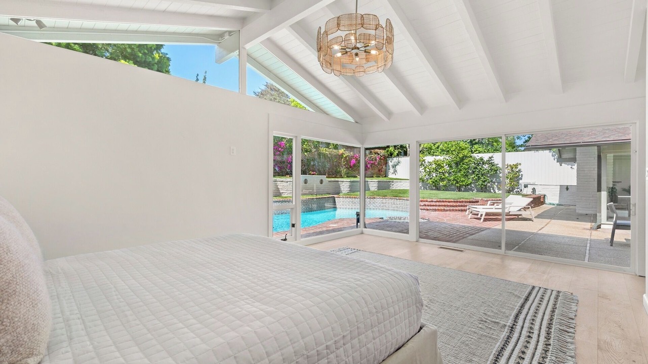 Photo of Bedroom in Pacific Palisades