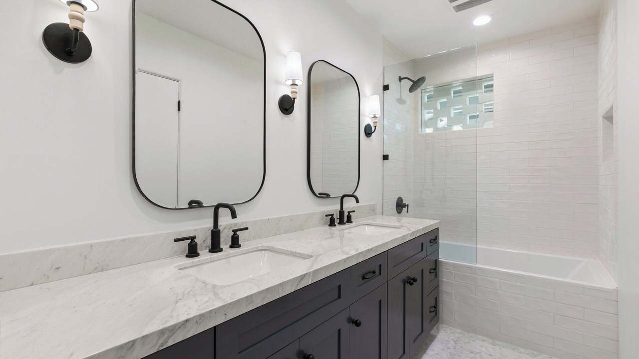 Photo of Bathroom in Pacific Palisades
