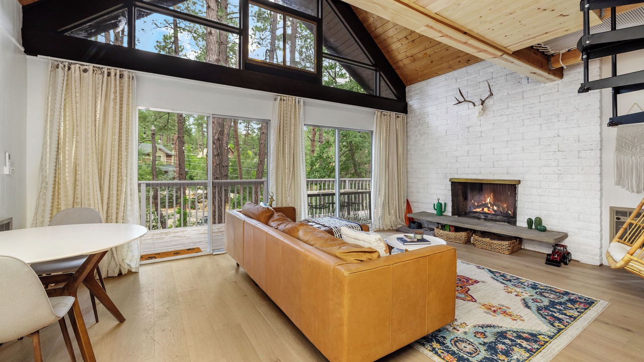 Photo of Livingroom in Groom Creek