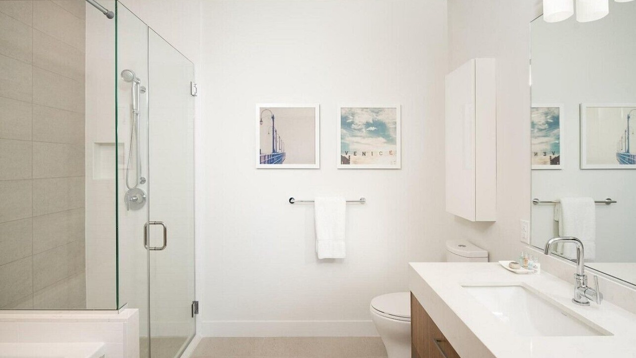 Photo of Bathroom in Downtown Los Angeles