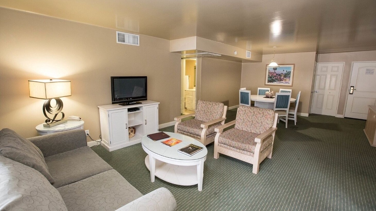 Photo of Livingroom in Canyon Corridor