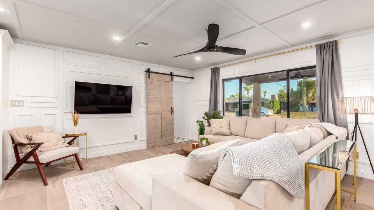 Photo of Livingroom in Scottsdale Country Acres