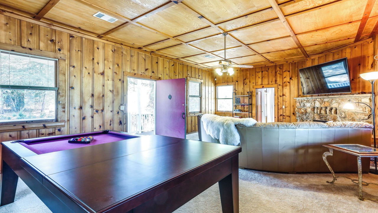 Photo of Livingroom in Yosemite Lakes
