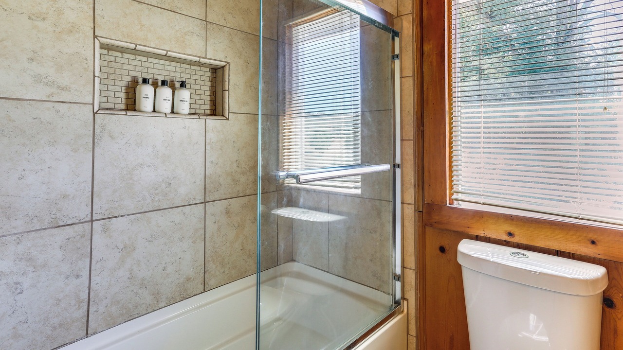 Photo of Bathroom in Yosemite Lakes
