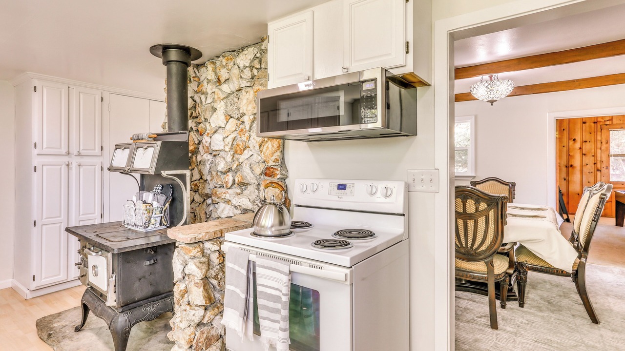 Photo of Kitchen in Yosemite Lakes
