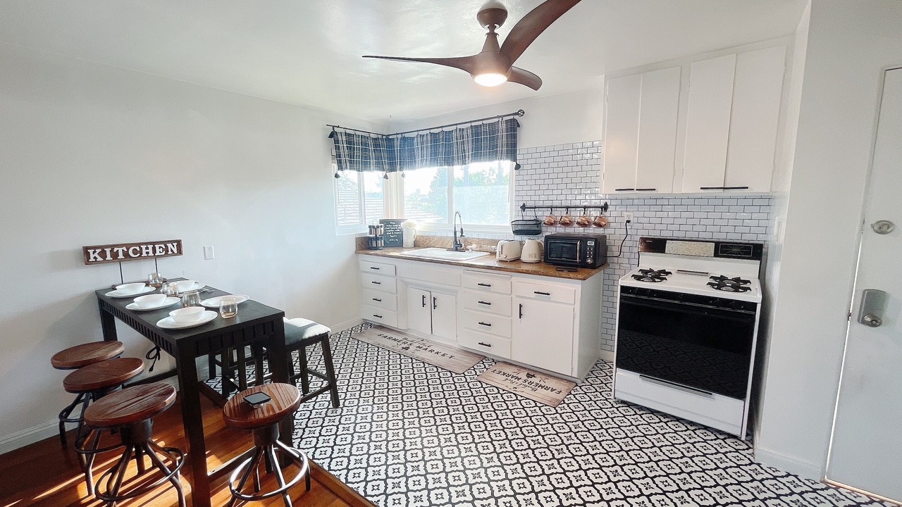 Photo of Kitchen in Midway City