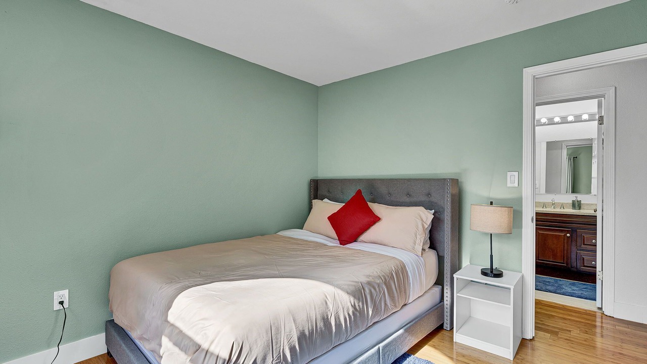 Photo of Bedroom in Kelseyville