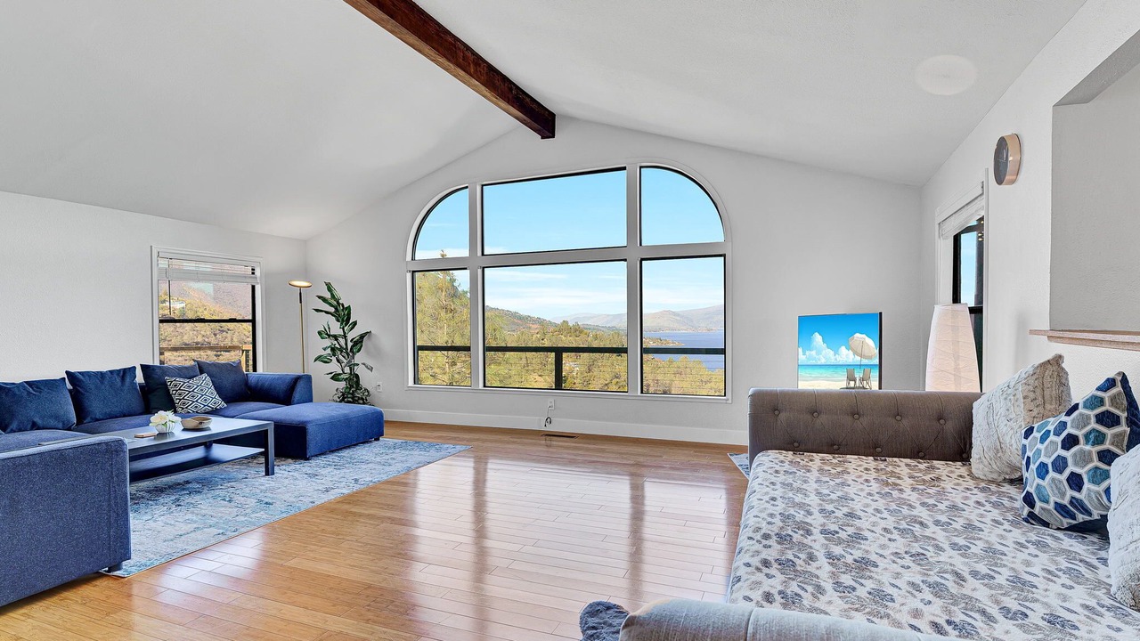 Photo of Livingroom in Kelseyville