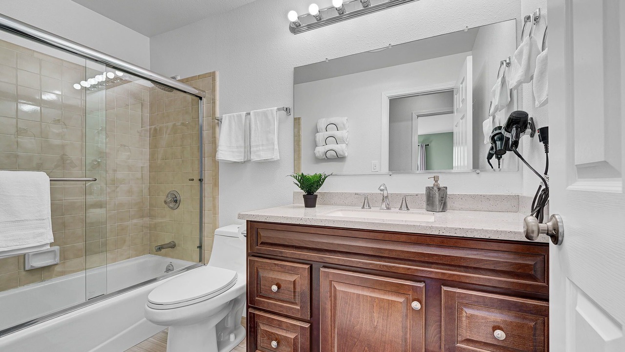 Photo of Bathroom in Kelseyville