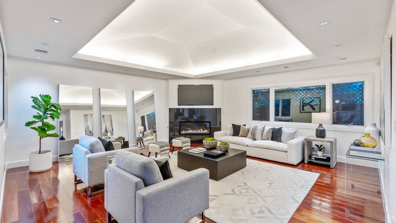 Photo of Livingroom in Beverly Grove