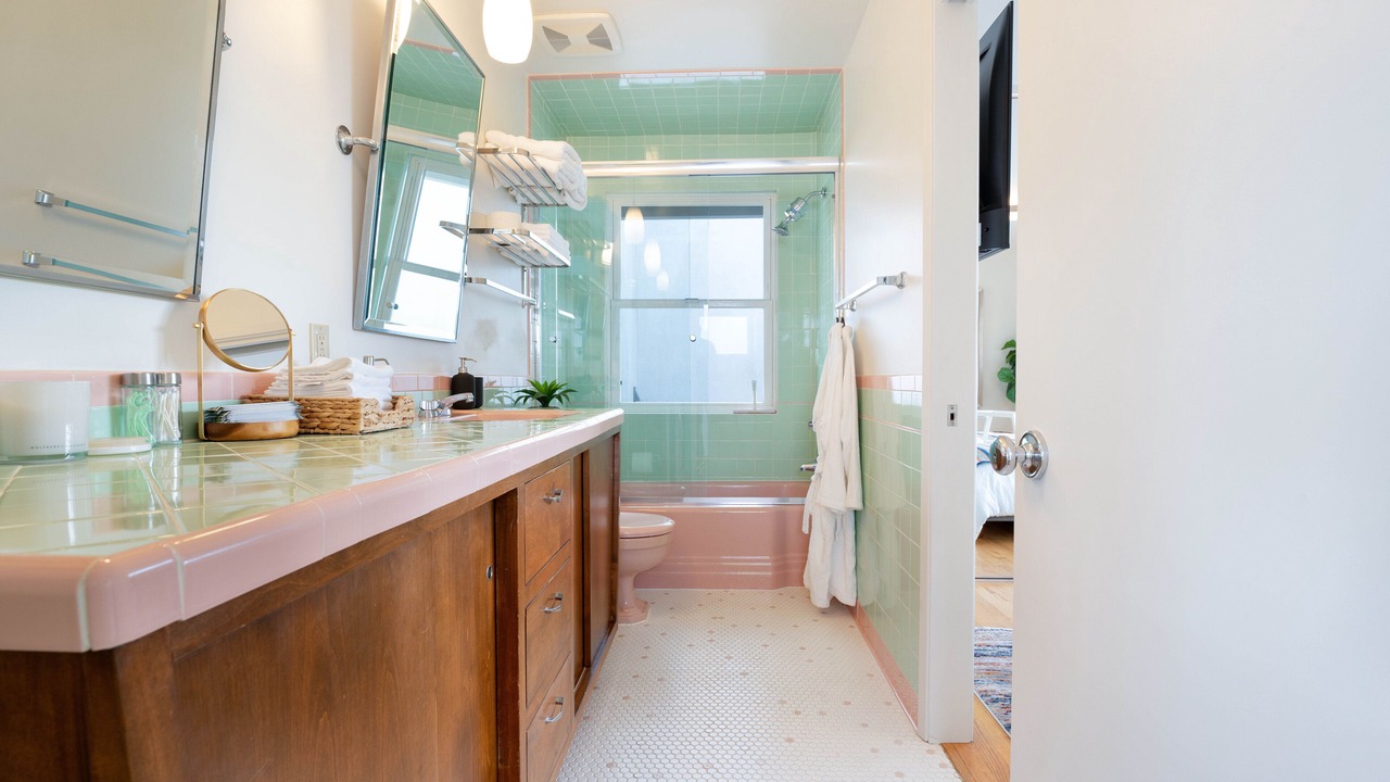 Photo of Bathroom in Lantern District