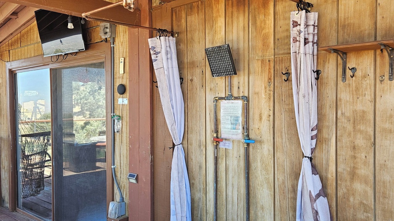 Photo of Patio Balcony in Pinon Hills