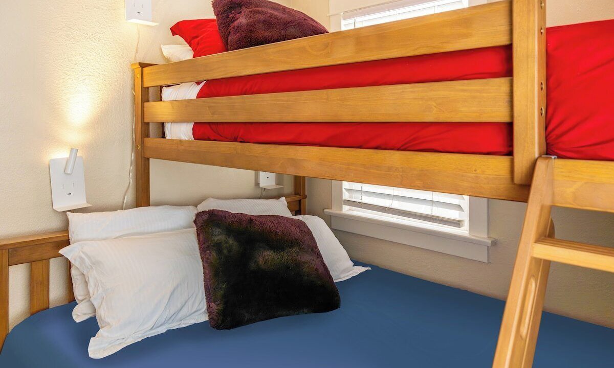 Photo of Bedroom in Mission Beach