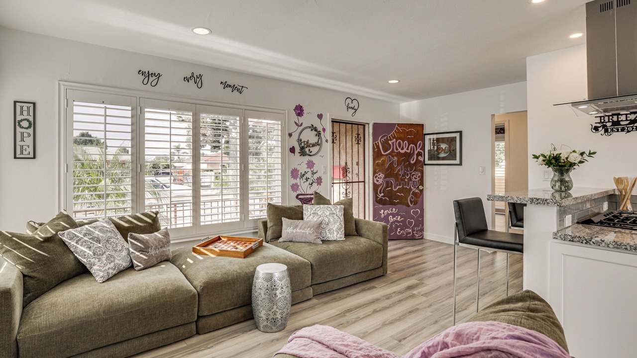 Photo of Livingroom in Lincoln Acres