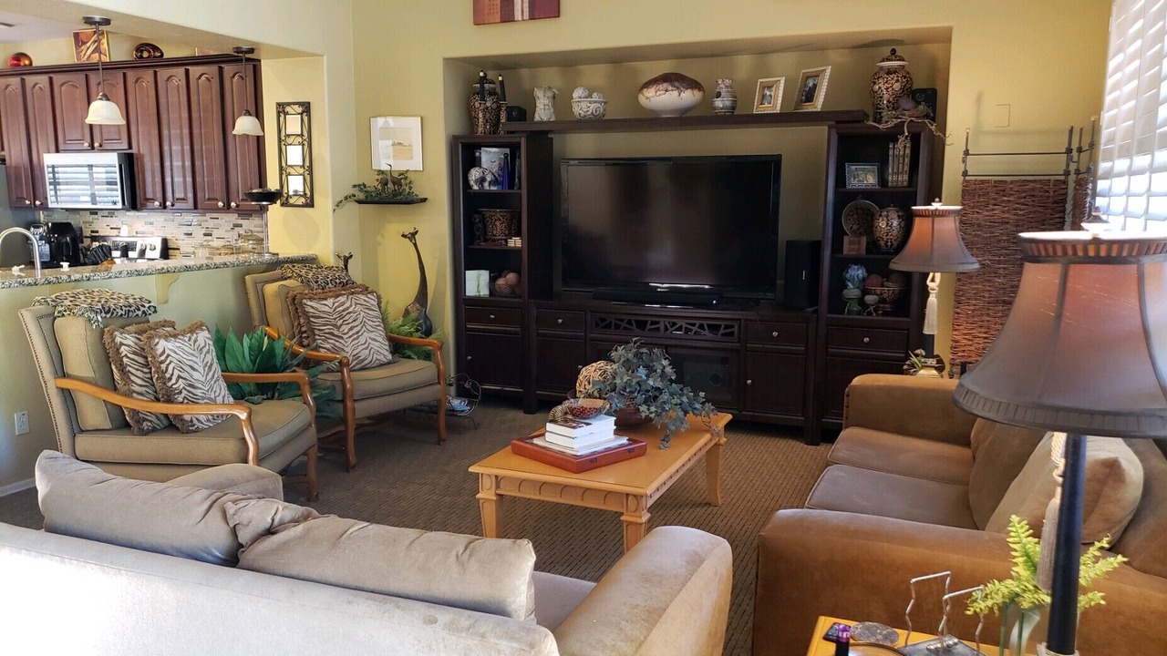 Photo of Livingroom in South Mountain