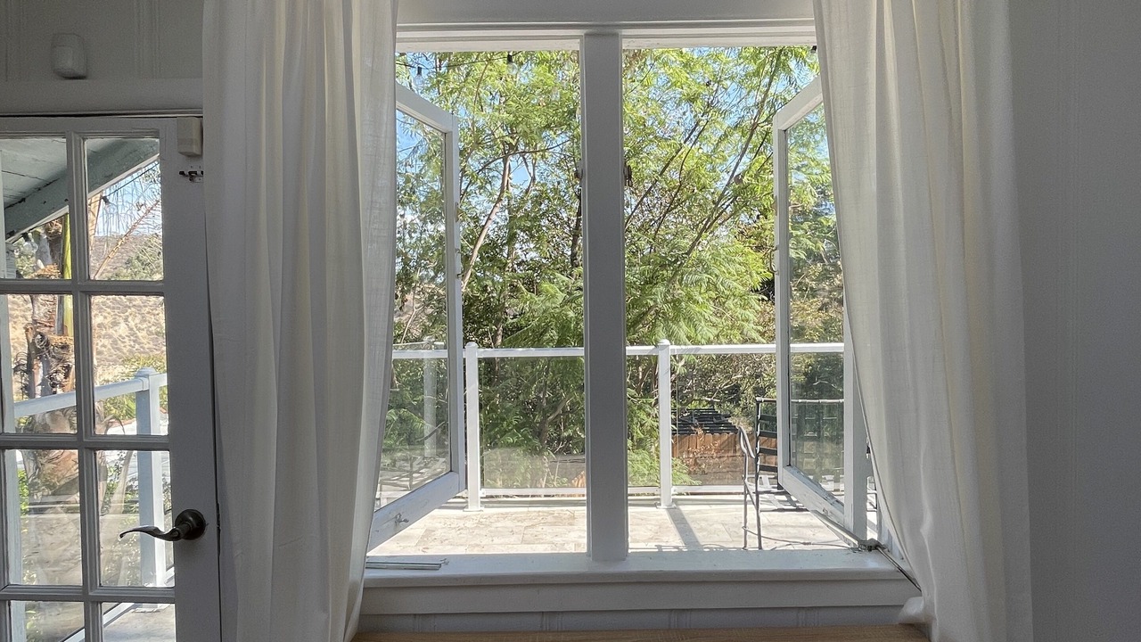 Photo of Others in Hollywood Hills