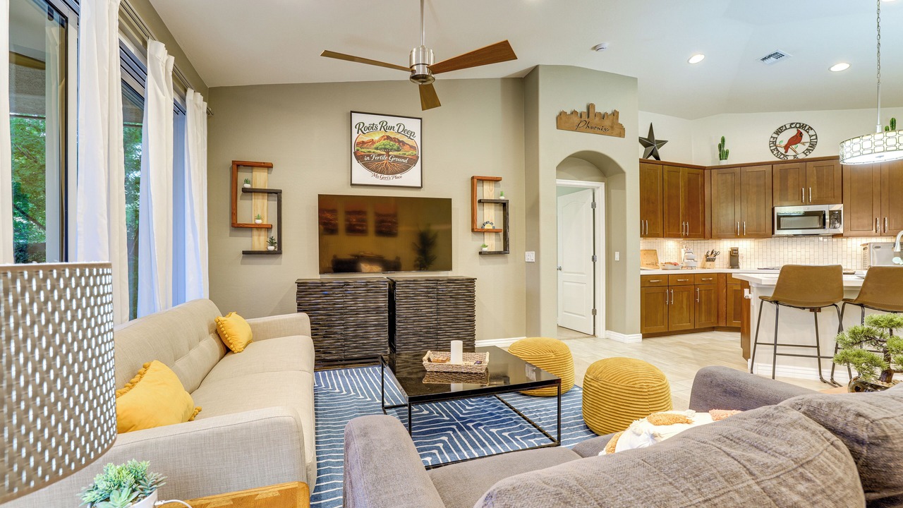 Photo of Livingroom in South Mountain
