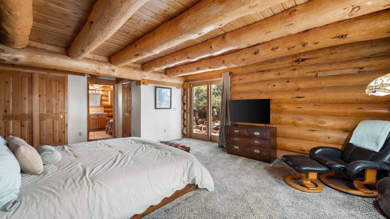 Photo of Bedroom in Highland Pines