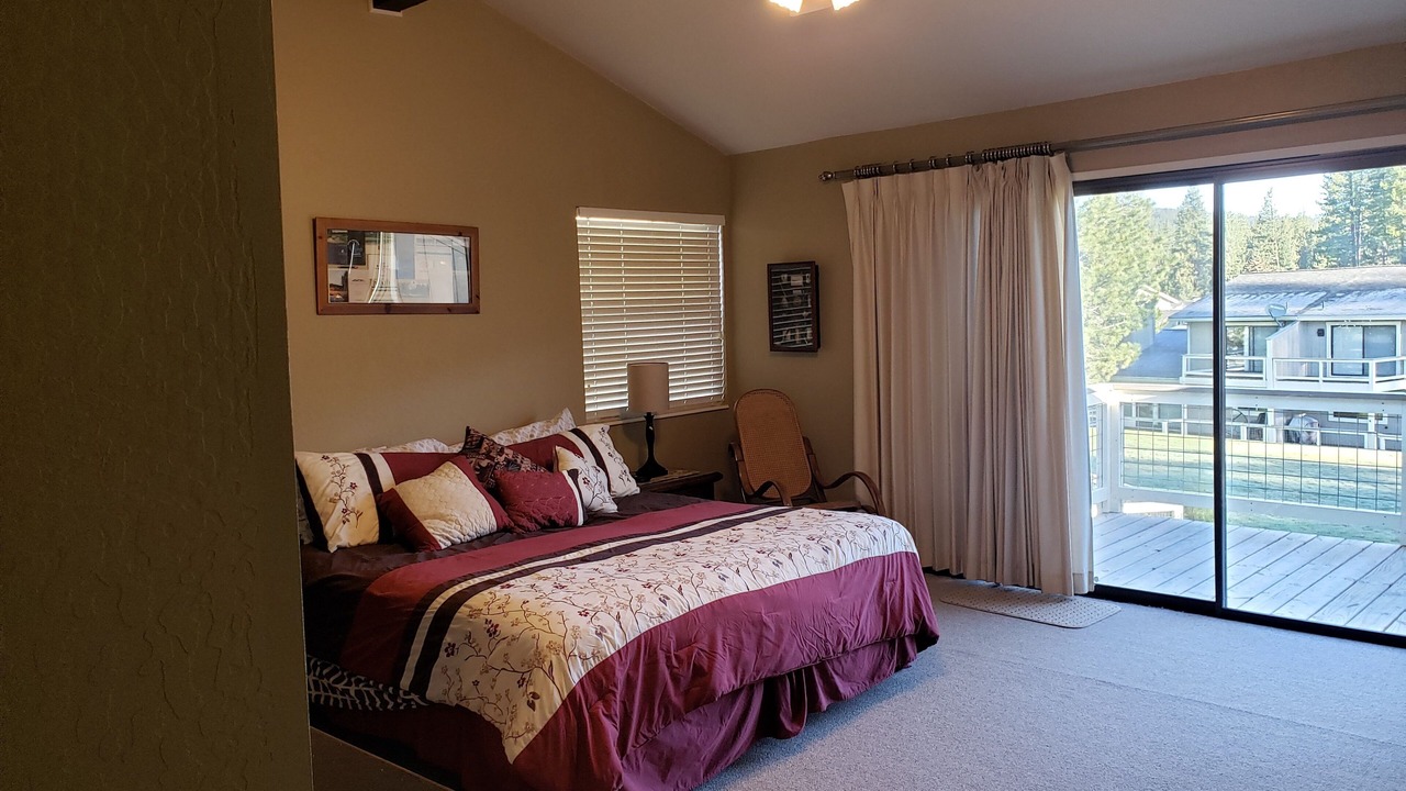 Photo of Bedroom in Plumas Eureka Estates