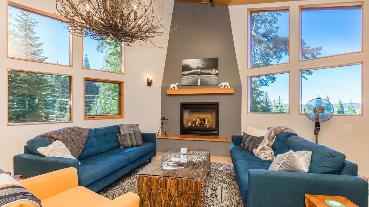 Photo of Livingroom in Truckee