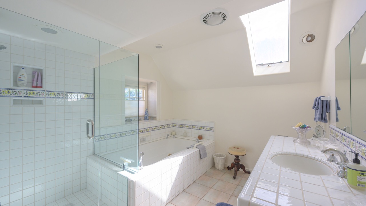 Photo of Bathroom in South Oceanside