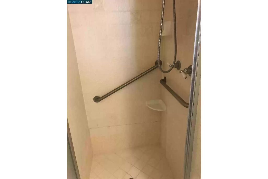 Photo of Bathroom in Pittsburg