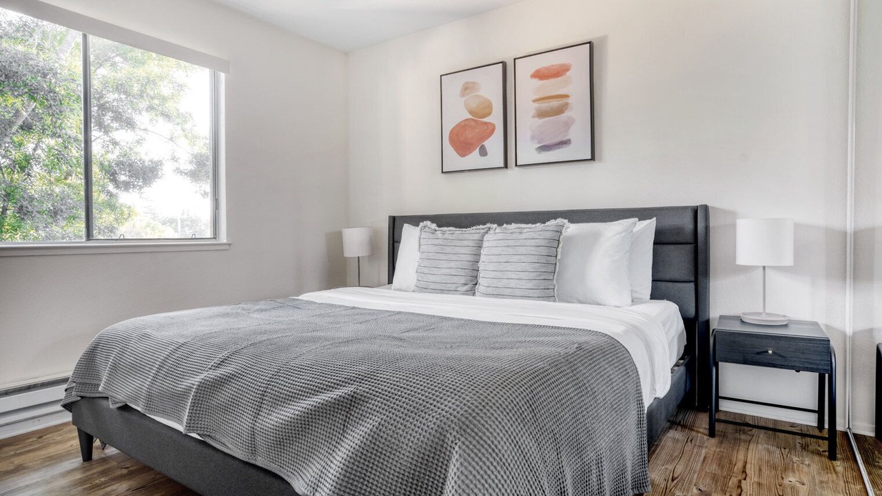 Photo of Bedroom in Shoreline West