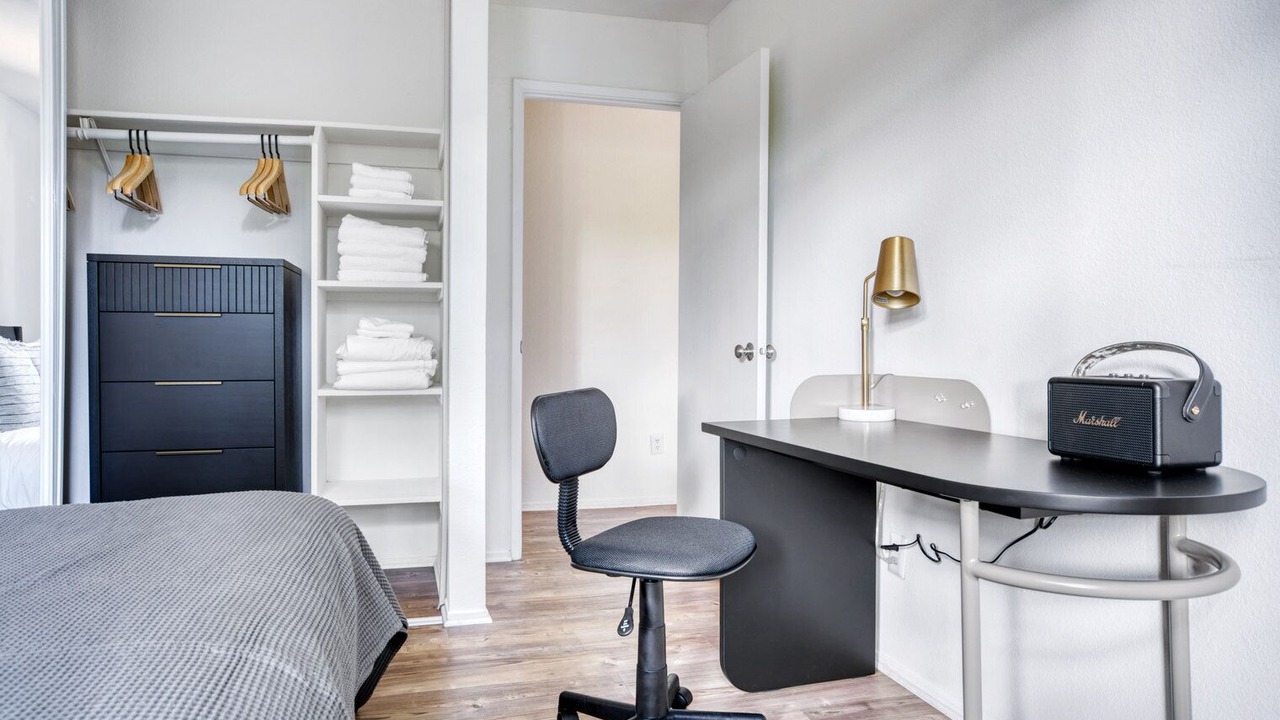 Photo of Bedroom in Shoreline West