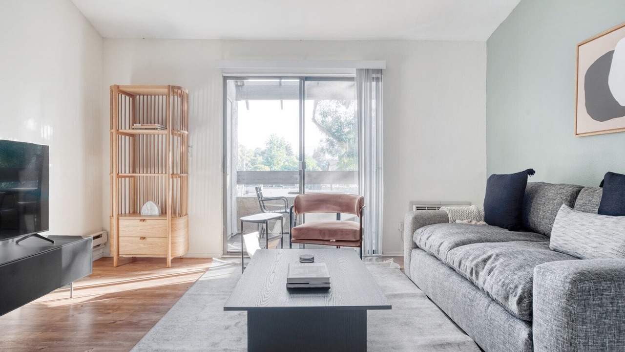 Photo of Livingroom in Shoreline West