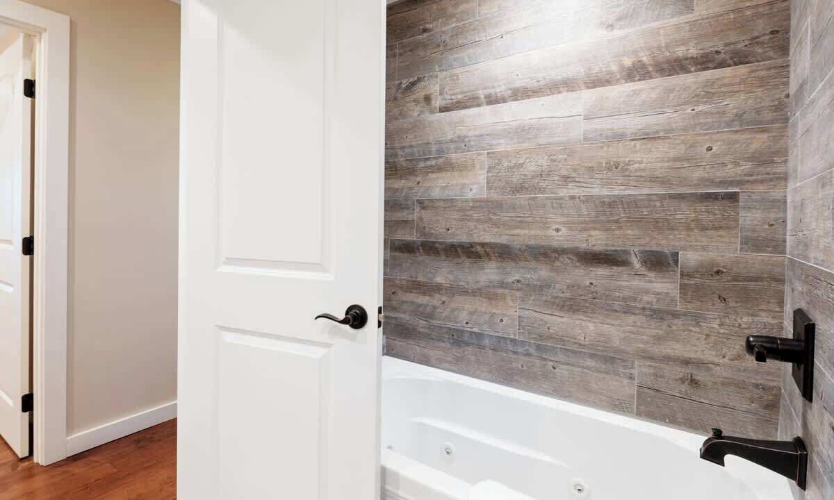 Photo of Bathroom in Kingswood Estates