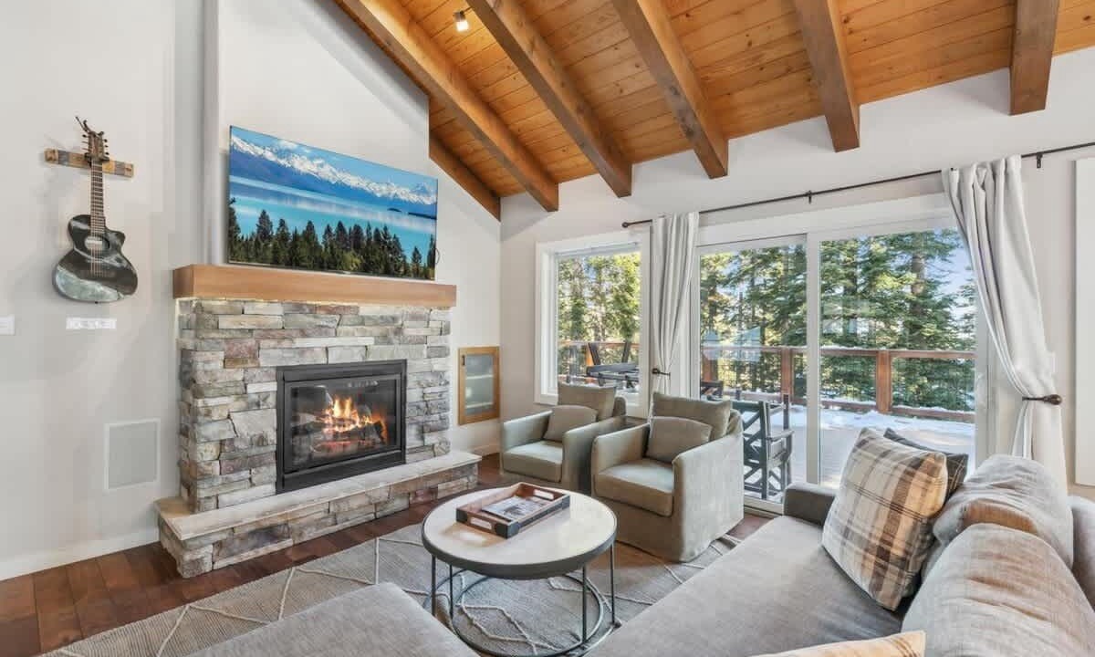 Photo of Livingroom in Kingswood Estates