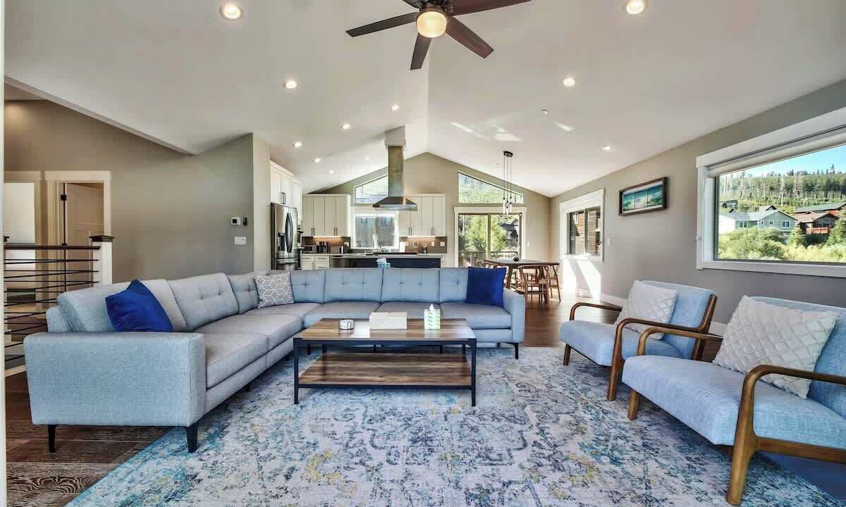 Photo of Livingroom in Mountain View Estates