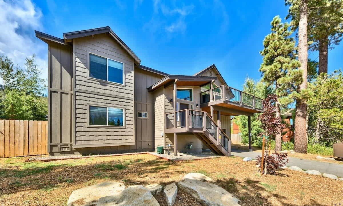 Photo of Outdoor in Mountain View Estates
