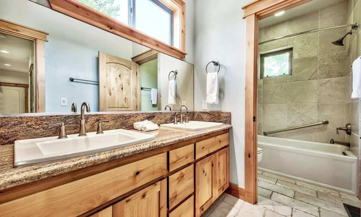 Photo of Bathroom in Mountain View Estates