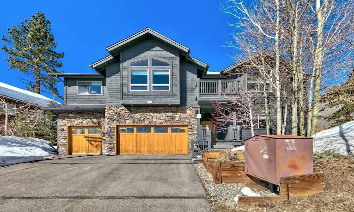 Photo of Outdoor in Mountain View Estates