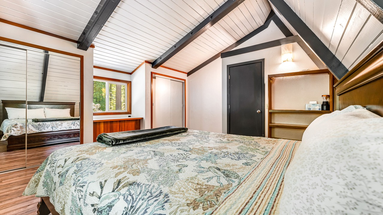 Photo of Bedroom in Gualala