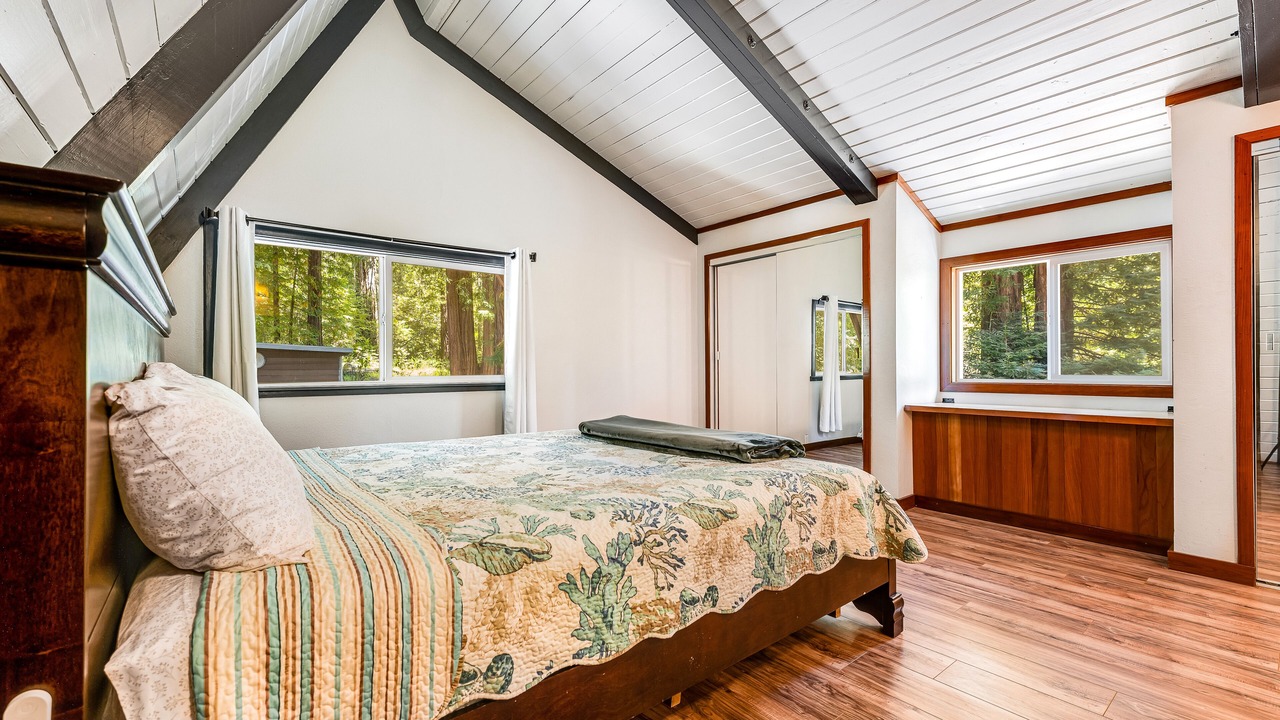 Photo of Bedroom in Gualala
