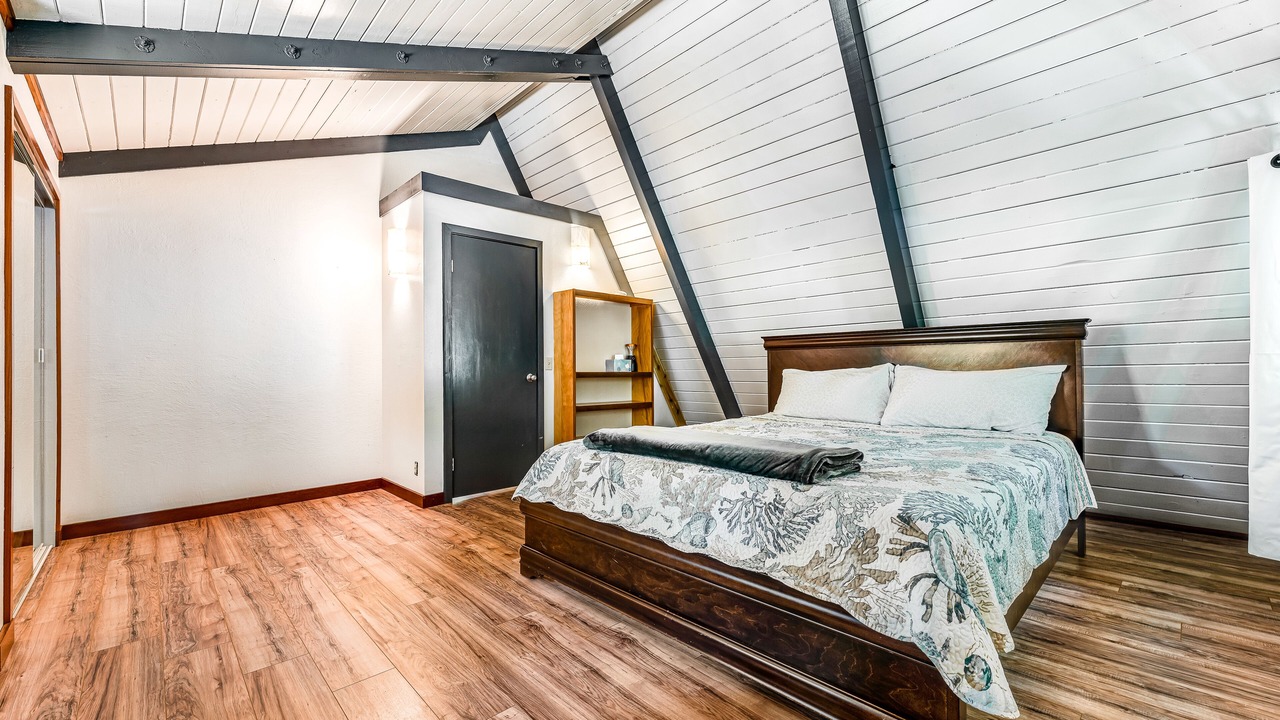 Photo of Bedroom in Gualala