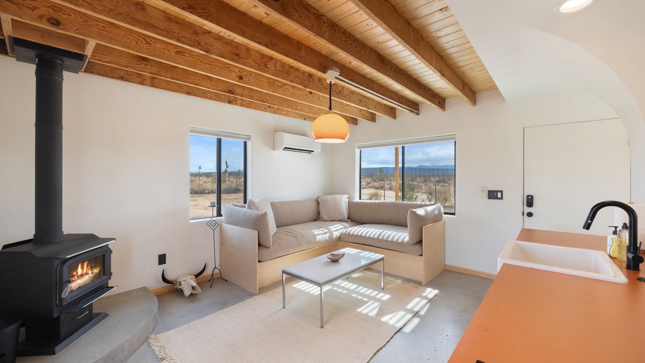 Photo of Livingroom in Yucca Valley