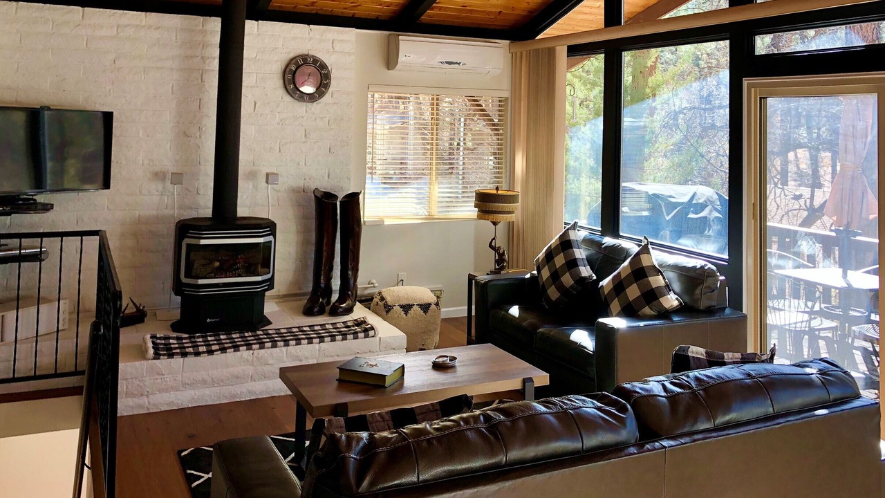Photo of Livingroom in Groom Creek