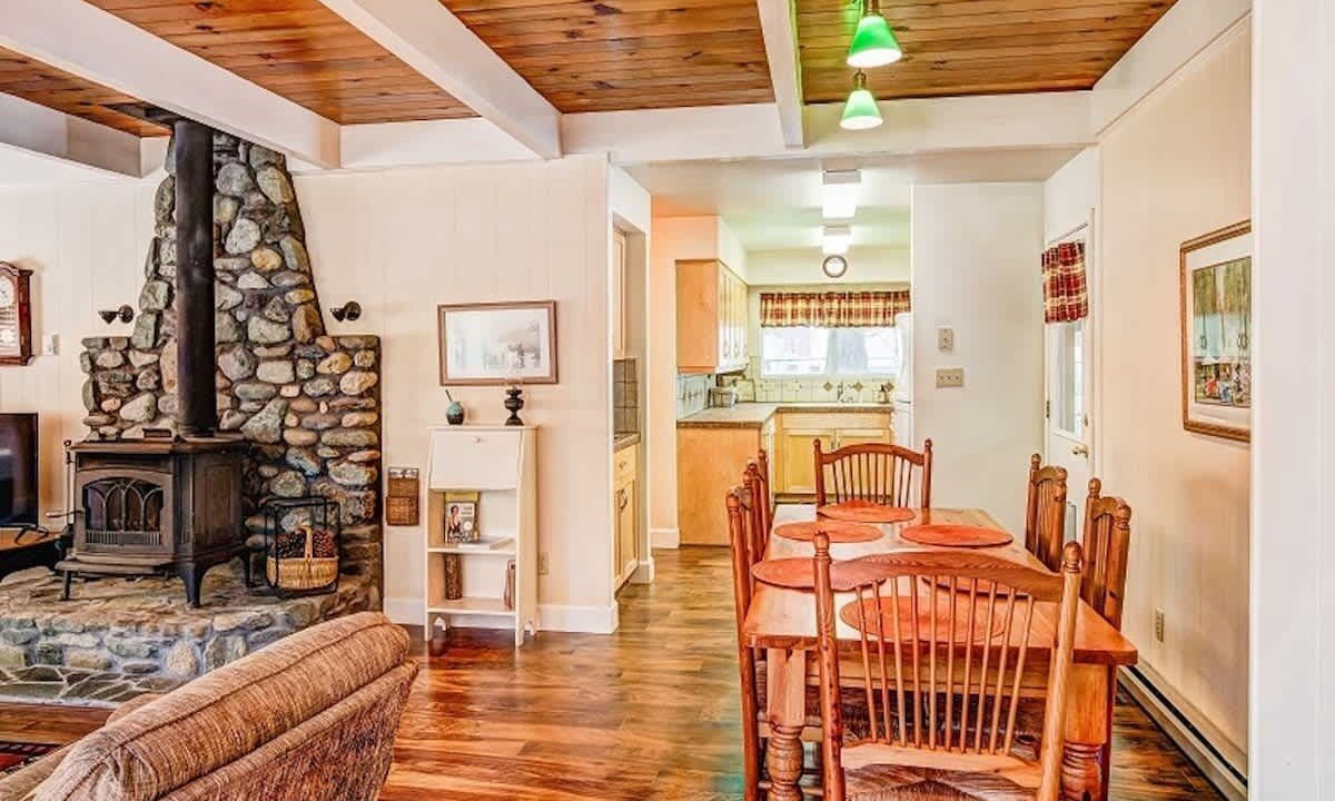 Photo of Bedroom in Graeagle