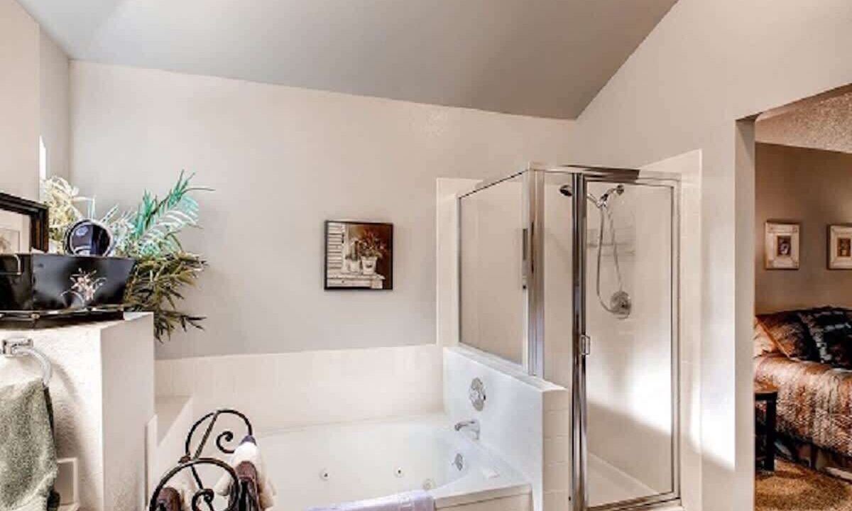 Photo of Bathroom in Plumas Eureka Estates