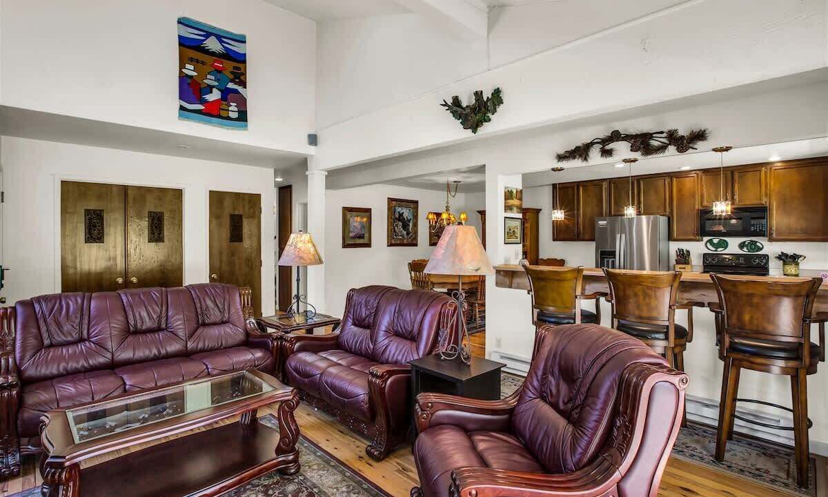 Photo of Livingroom in Plumas Eureka Estates