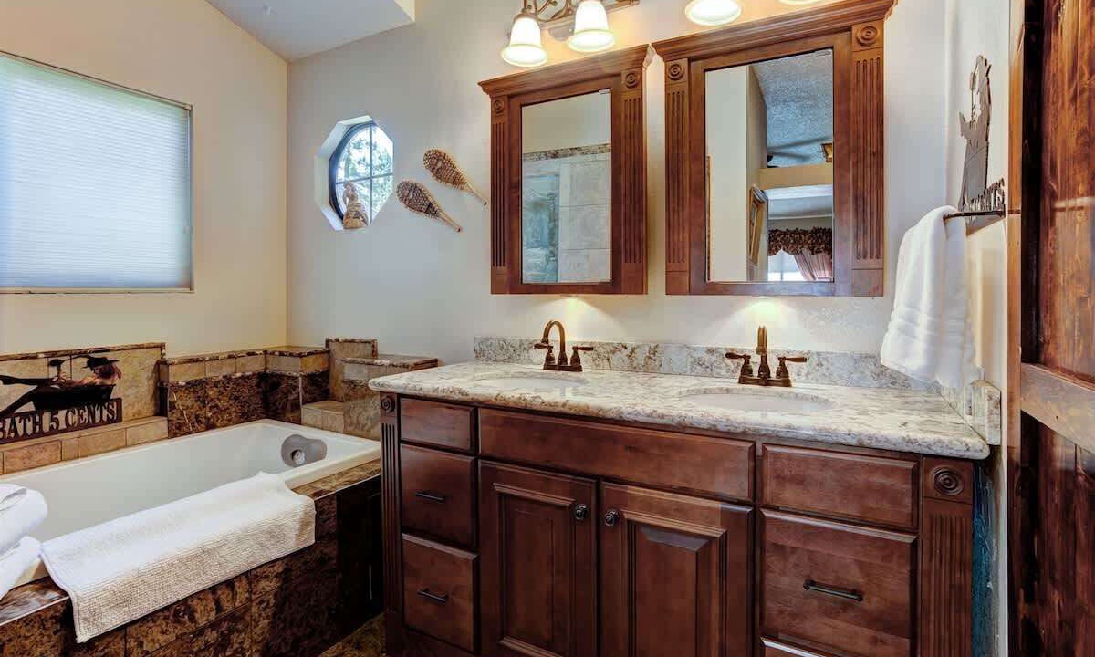 Photo of Bathroom in Plumas Eureka Estates